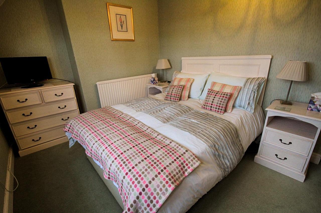 Holcombe House Guest House Llandudno Bagian luar foto