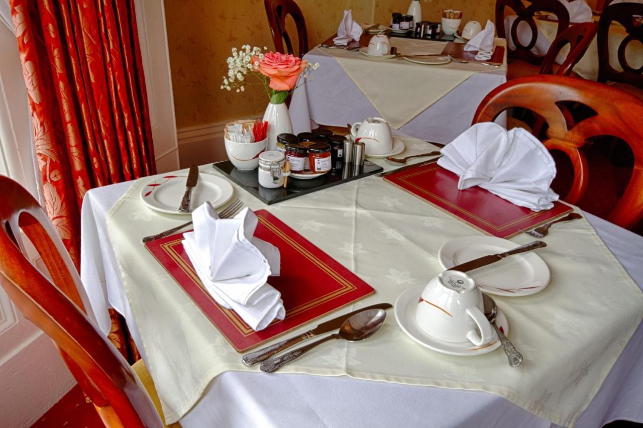 Holcombe House Guest House Llandudno Bagian luar foto