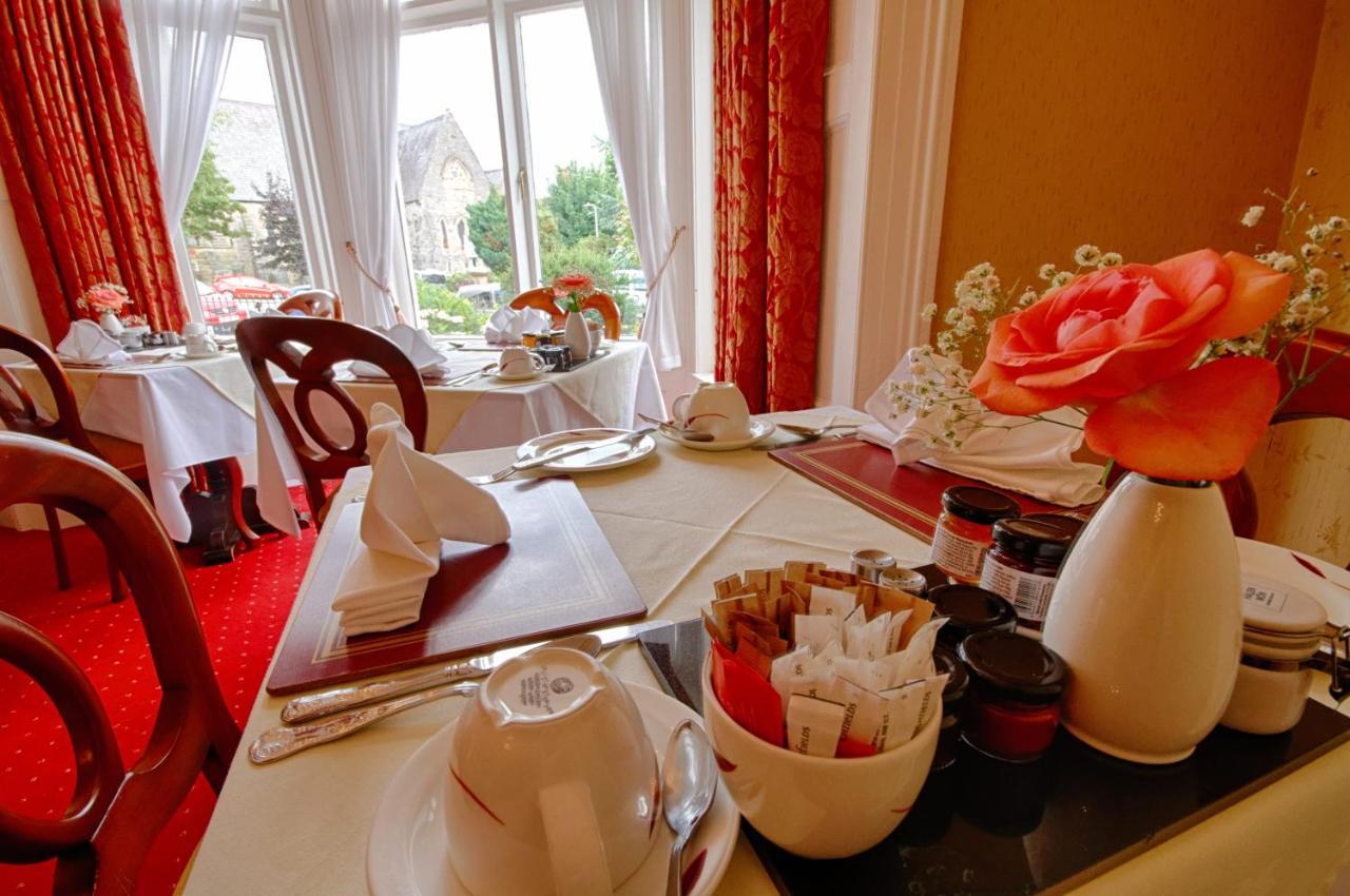 Holcombe House Guest House Llandudno Bagian luar foto
