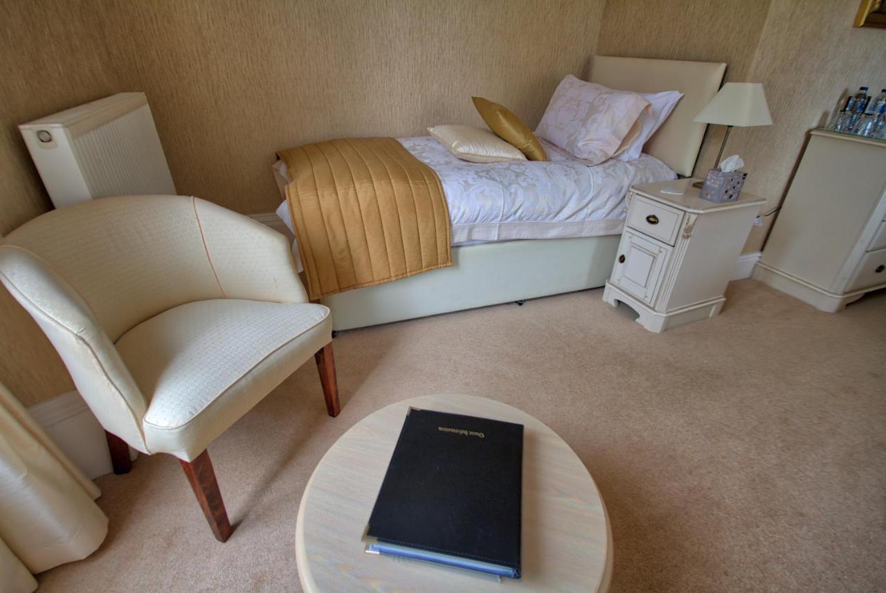 Holcombe House Guest House Llandudno Bagian luar foto