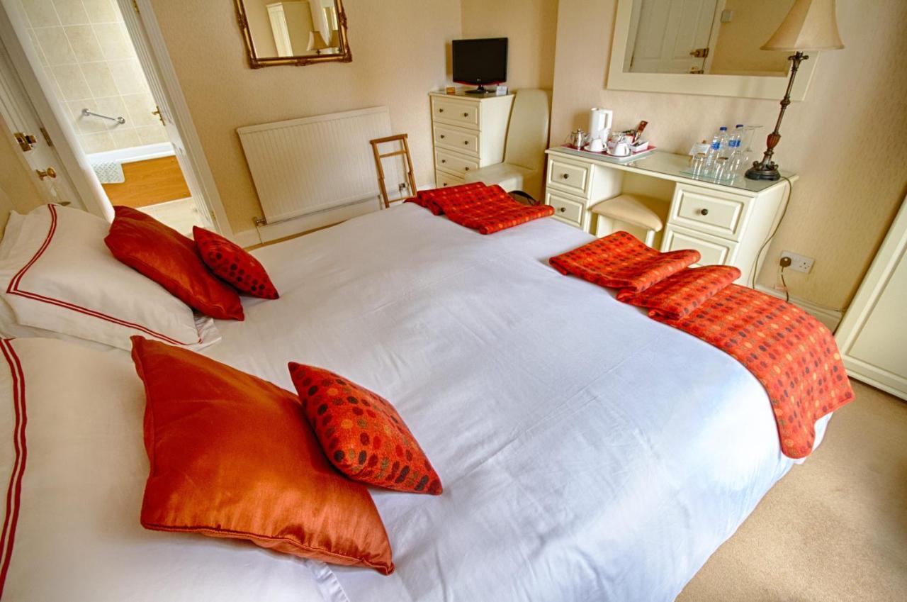 Holcombe House Guest House Llandudno Bagian luar foto