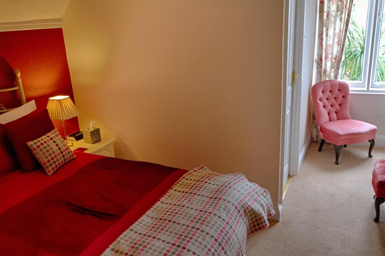 Holcombe House Guest House Llandudno Bagian luar foto