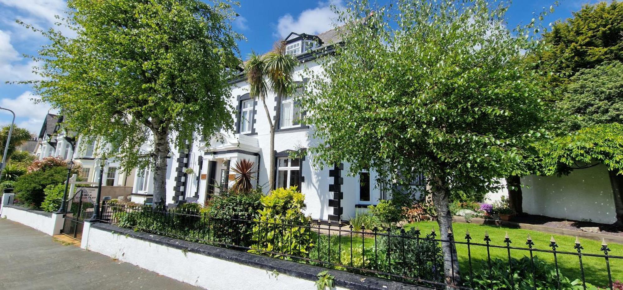 Holcombe House Guest House Llandudno Bagian luar foto